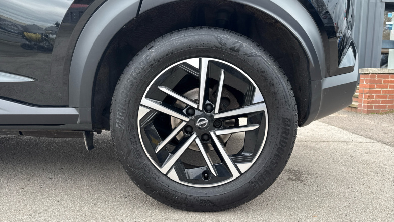 Nissan Juke 1.0 DiG-T N-Connecta 5dr DCT Petrol Hatchback